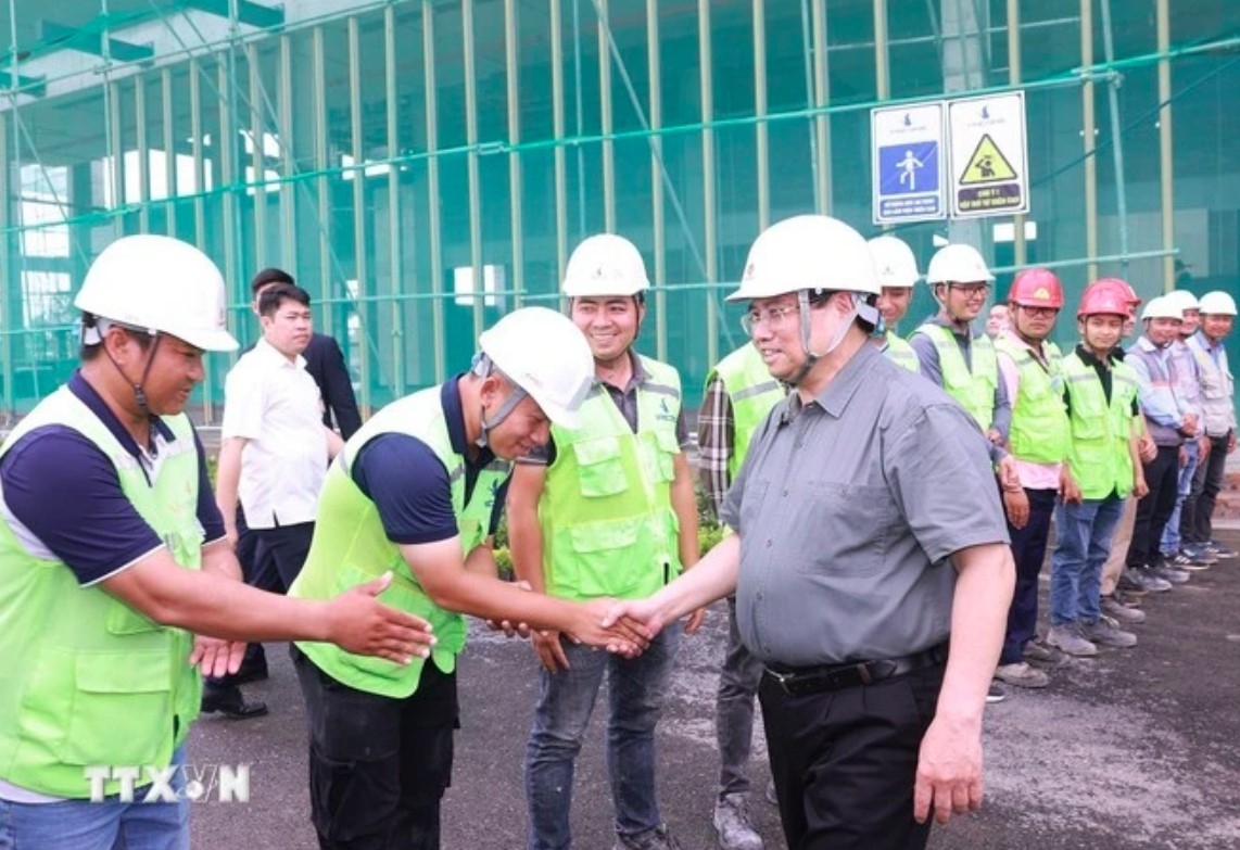 PM requests basic completion of Vietnam Exhibition Fair Centre in July